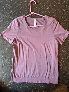 Athleta  rand women’s In Motion Lightweight Short-Sleeve Top - Lavender